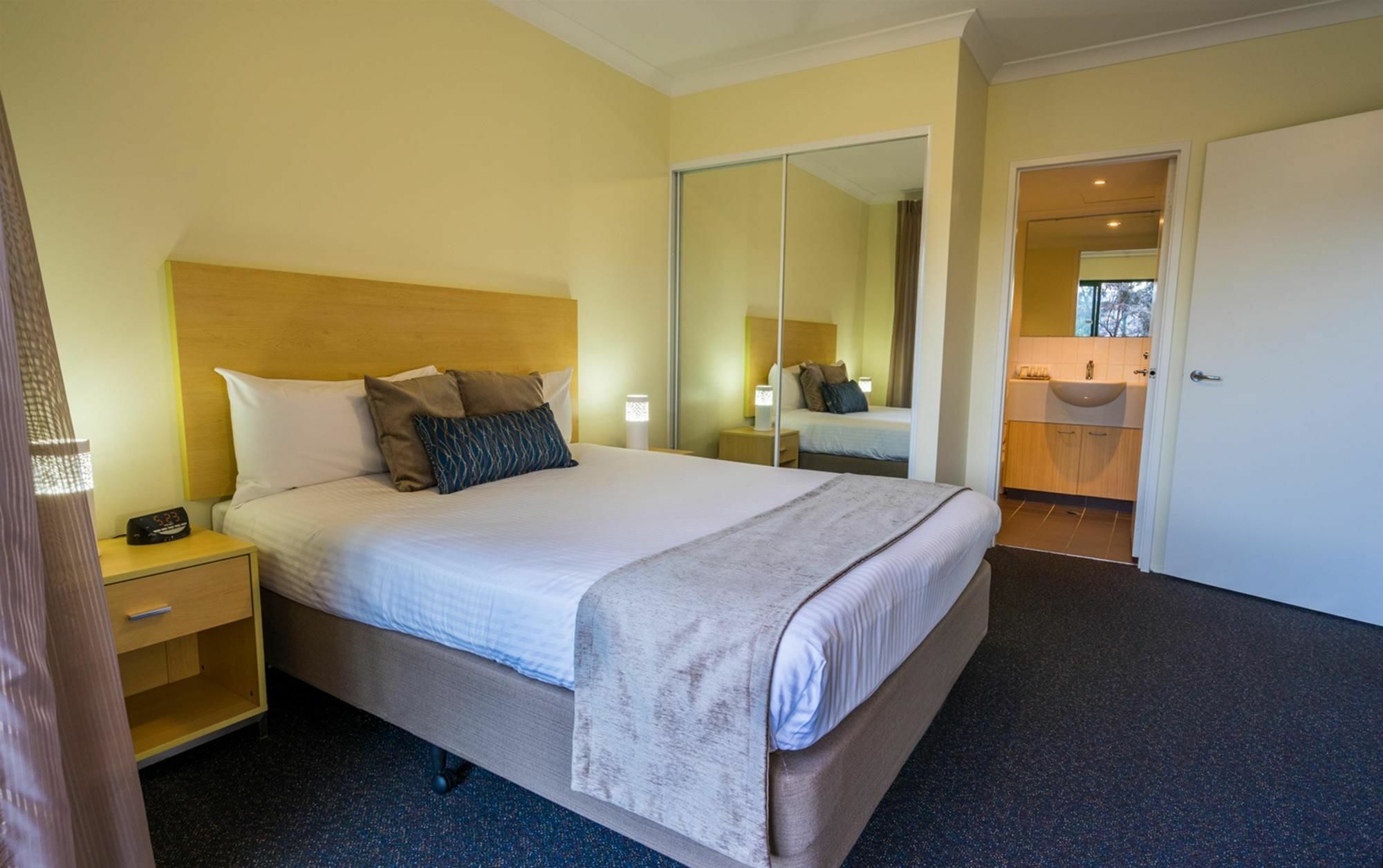 Perth Ascot Central Apartment Hotel Official Eksteriør bilde